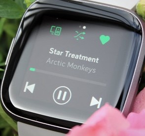 Fitbit Versa mit Spotify